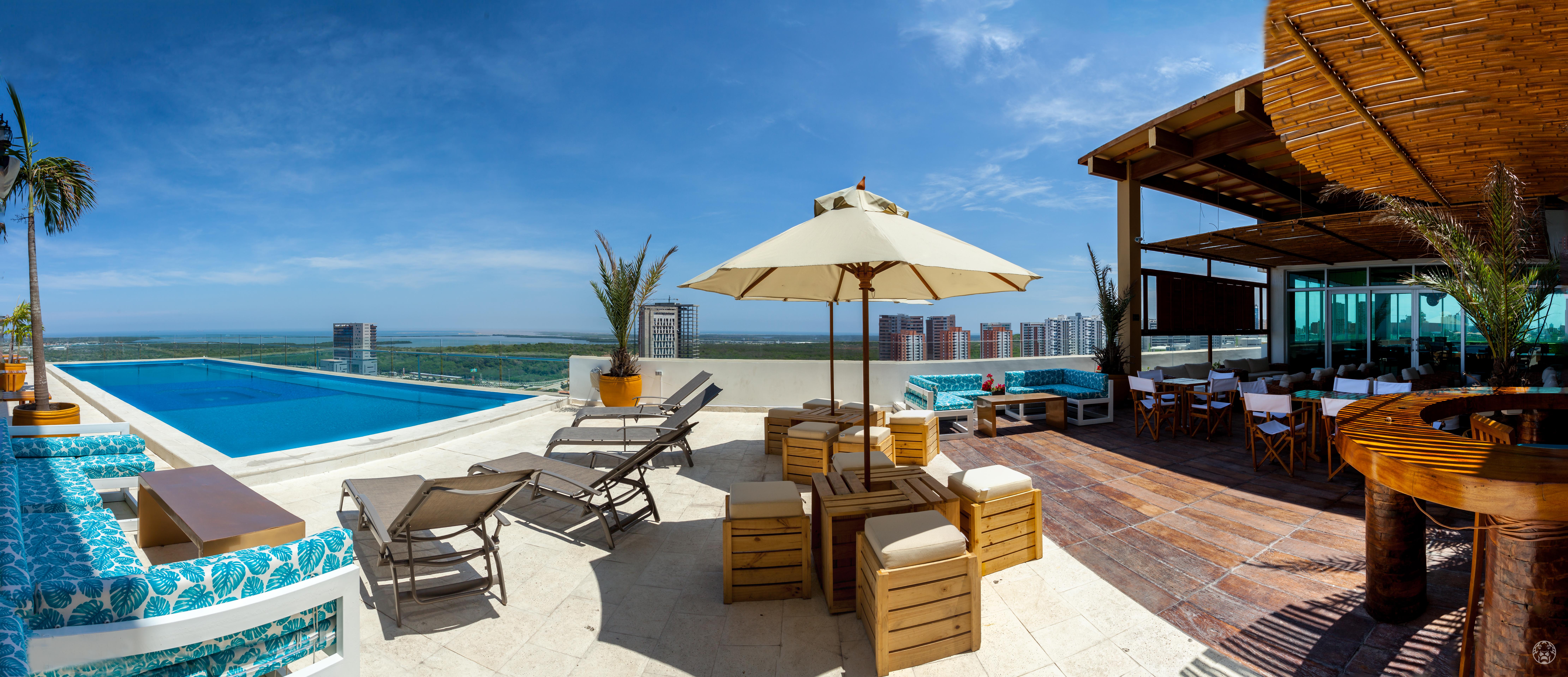 Ghl Collection Barranquilla Hotel Kültér fotó Rooftop pool at the hotel