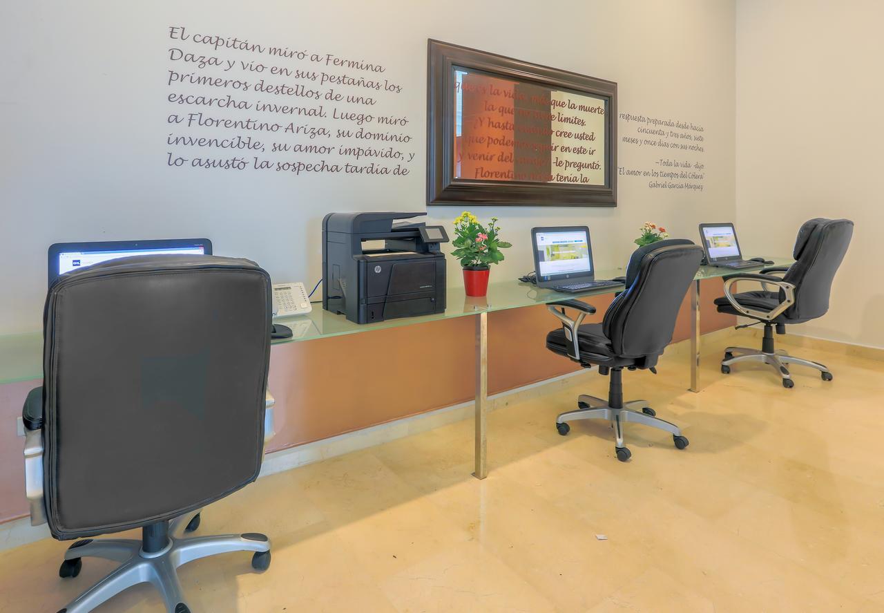 Ghl Collection Barranquilla Hotel Kültér fotó Business Center at the airport