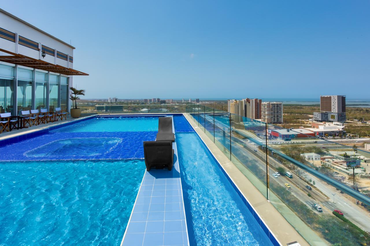 Ghl Collection Barranquilla Hotel Kültér fotó Rooftop pool at the hotel