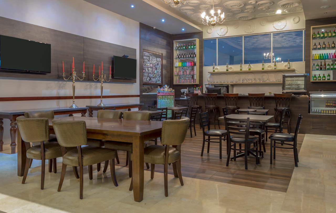 Ghl Collection Barranquilla Hotel Kültér fotó The lounge at the airport