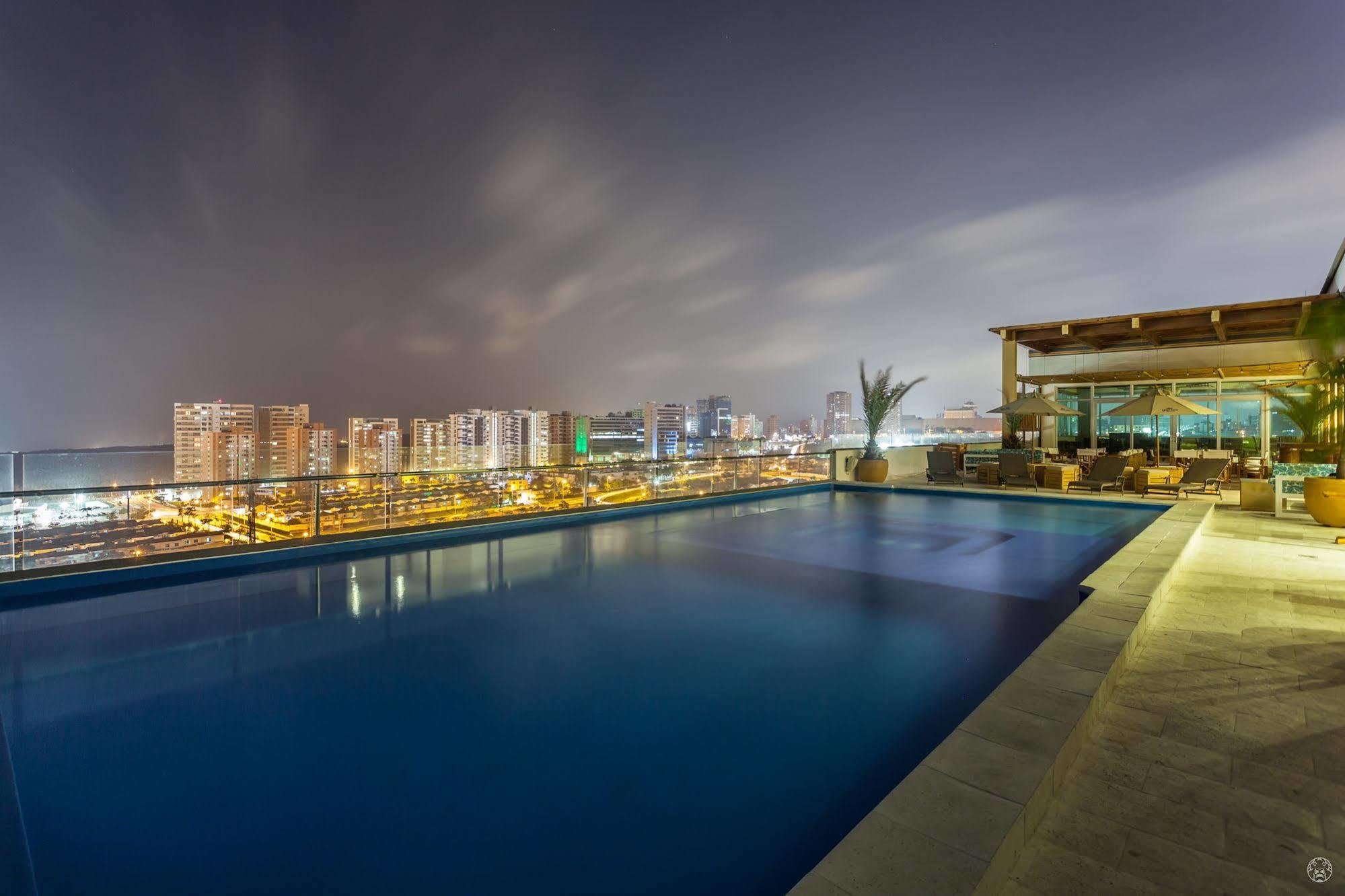 Ghl Collection Barranquilla Hotel Kültér fotó View from the rooftop pool
